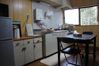 Simple kitchen in Amidha-do